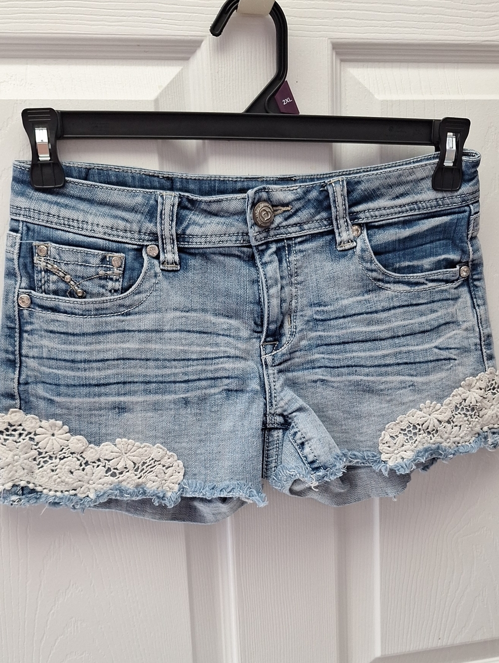 Light Wash Denim Crochet Trim Women's Shorts Size 28